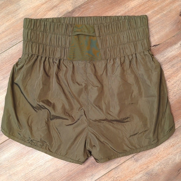 EUC Free People - The Way Home Shorts by FP Movement, Army Green, L - Picture 10 of 13